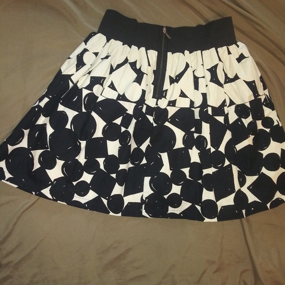 Black Skirt - Picture 4 of 8
